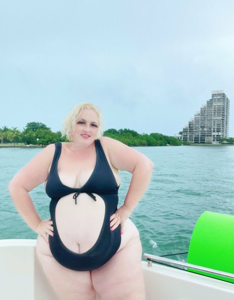 sweetcherrybbw sexy onlyfans