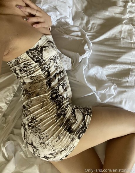 anistonbleu onlyfans post