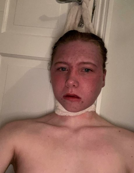 rose lizzy200345 onlyfans leaked.