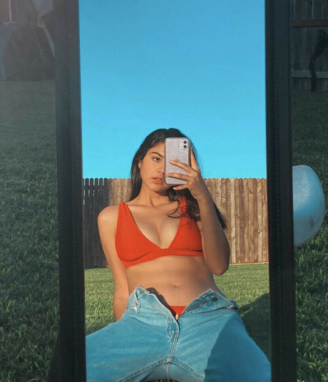 saraecheagaray is on onlyfans