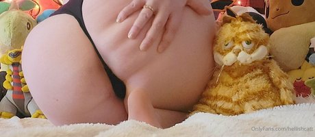 hellishcatt onlyfans striptease