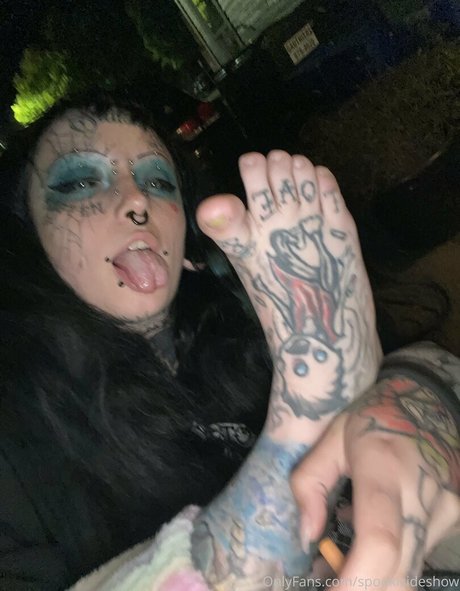spookisideshow onlyfans pics