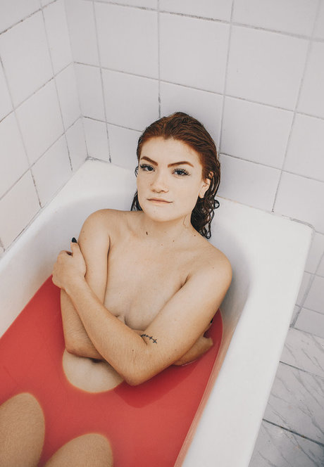 Ellora Haonne naked leaked onlyfans