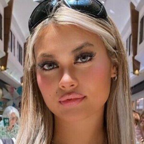 jasmijn isabella naked onlyfans