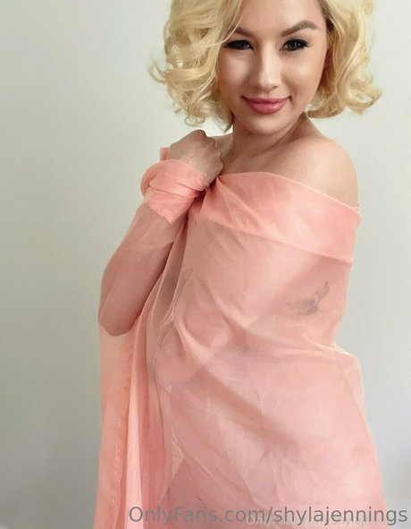 shylajennings onlyfans nude content