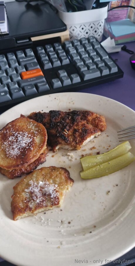 queen nevia onlyfans leaked