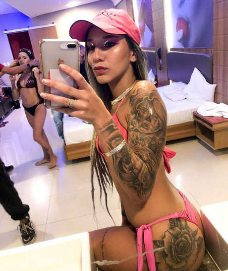 Raissa Bejar onlyfans page