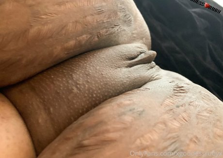 xgoddessrubyx onlyfans model images
