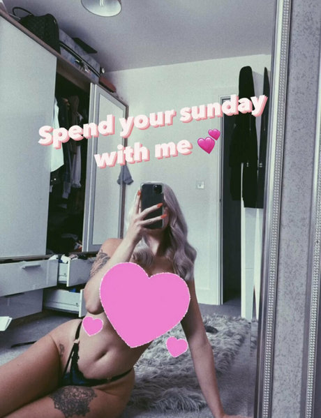 sxphieefree onlyfans striptease