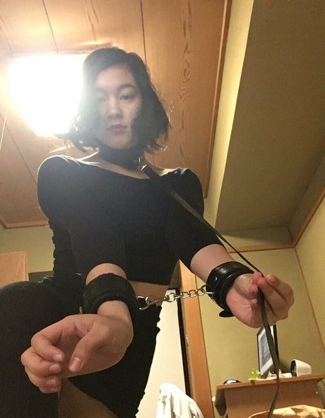 liskissesf onlyfans strip