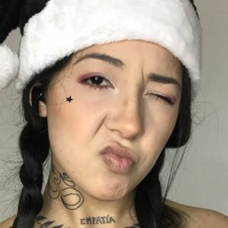 Valeria Valois onlyfans content type