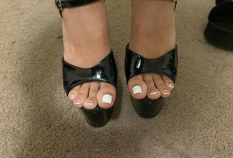 ariaaaxxx onlyfans free content