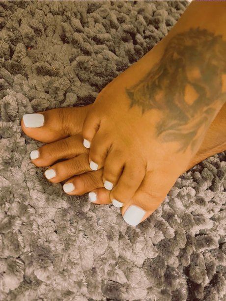 Ms Toes to Bone naked onlyfans leak