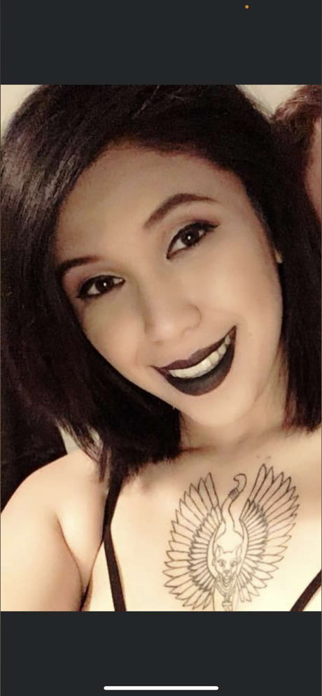 Rainey Foxx onlyfans strip tease