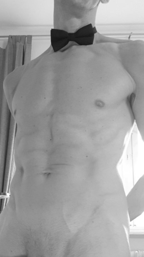 Thom XL onlyfans tits