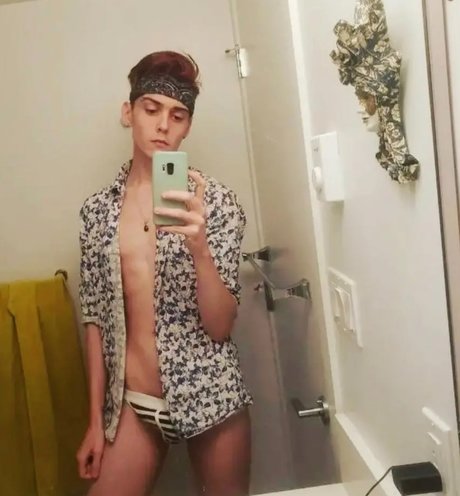 Lukas Quinn onlyfans naked leaked