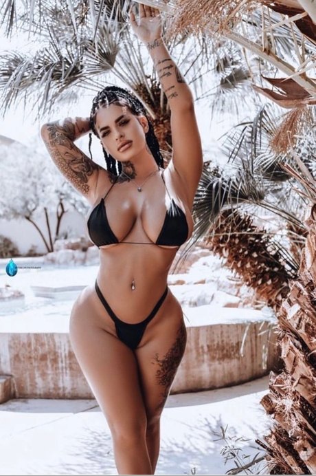 Mon Lisa nude only fans leaks