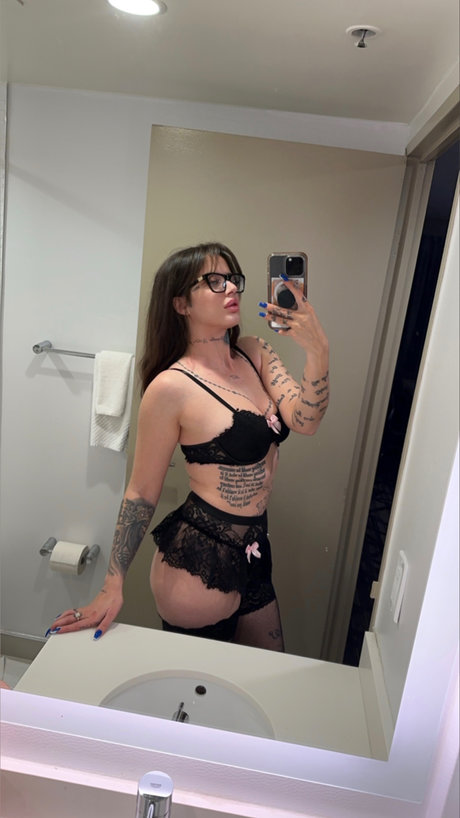 PrettyBabyXXX onlyfans nude pictures