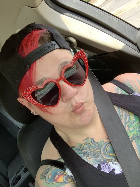 Thick inked chick leaked onlyfans xxx