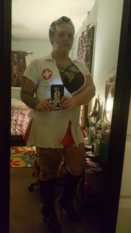 Thick inked chick new onlyfans leaks