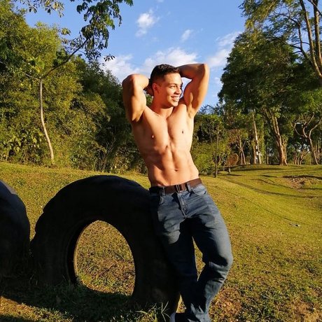 Rayan Blake onlyfans leak