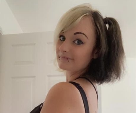 xLittleNickyx onlyfans pics nude