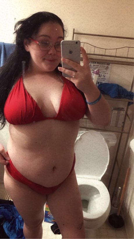 Chubby girl_ nude onlyfans pics