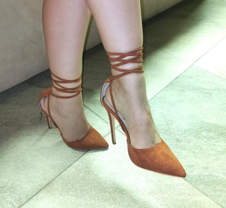 Mia Brun onlyfans nude pictures