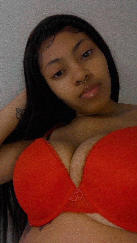 PrettyLightSkinn onlyfans porn free
