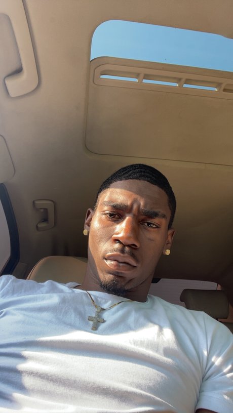 MR 11 inches of horse dick onlyfans page