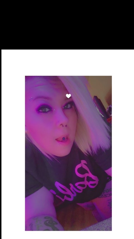 TATTED THICC PRINCESS onlyfans fotos