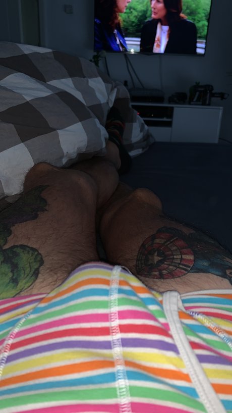 Tattooed guy leaked onlyfans nudes