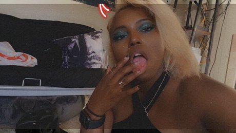 Goddess Nia_ onlyfans model