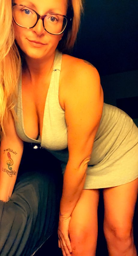 Lonelylady86 en onlyfans