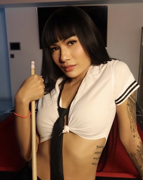 NikkyB onlyfans for free