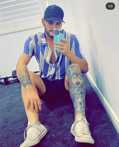 NEWYTRADIE onlyfans sextape