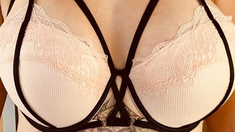 Sweet Hunni 38Gssss Of Fun_ onlyfans fuck