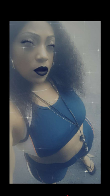 MS Thickbottom onlyfans leaked photos