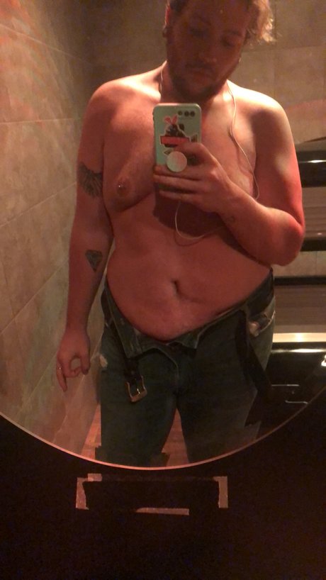 C Kinz onlyfans strip tease