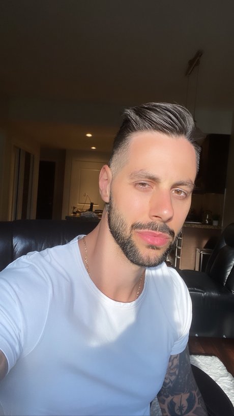 Noah Fitt onlyfans creator