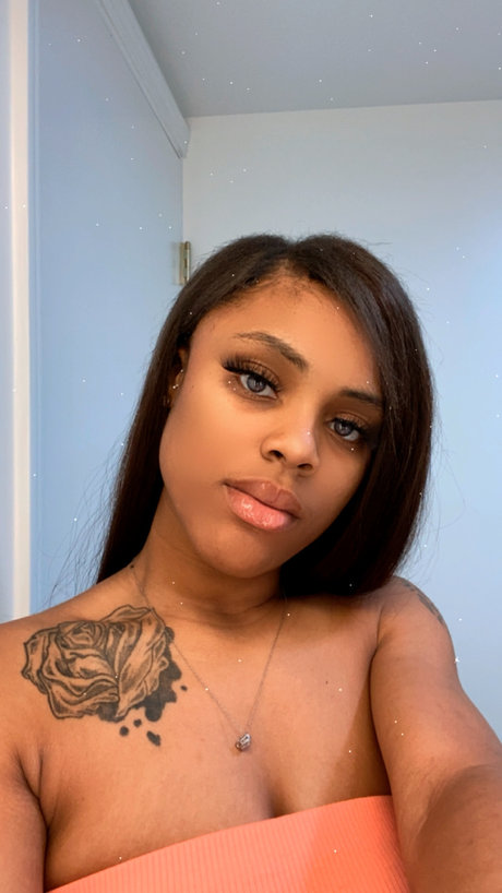 Jashay Pikes onlyfans leaked tits