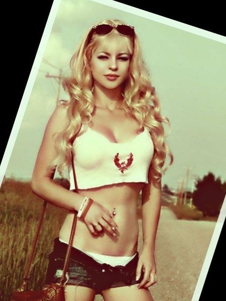 Riley Roar onlyfans star