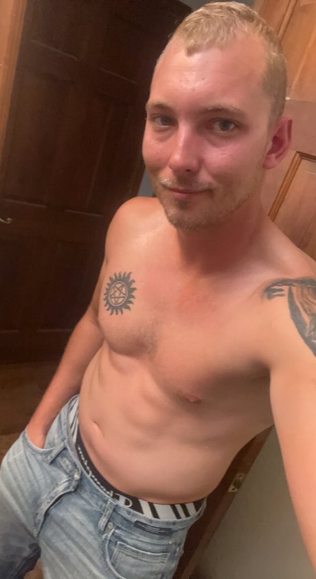 Jvfitness19 onlyfans leaked.