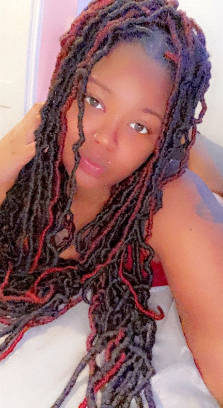 Bhadbayee onlyfans model photo