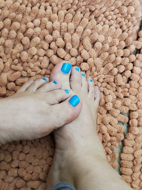 Feet Frenzy onlyfans naked leak