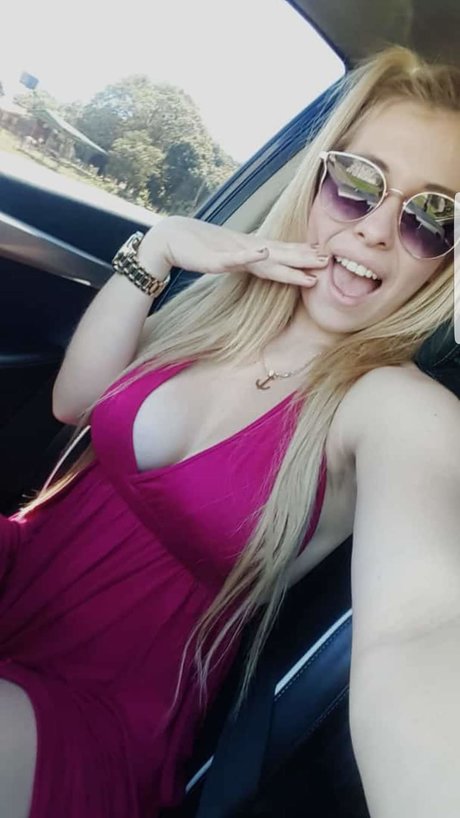 Enola boobs onlyfans