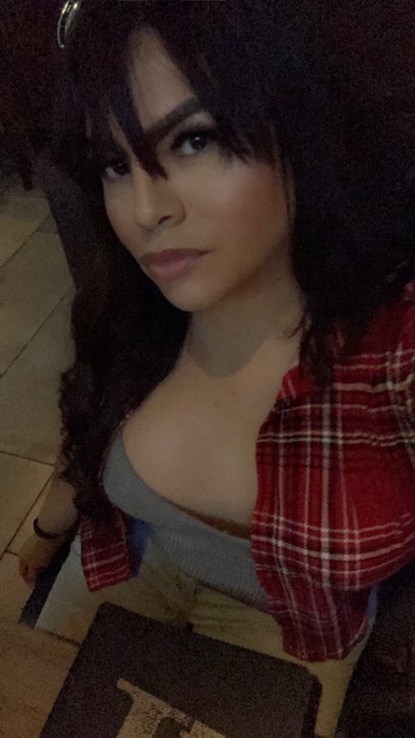 Khloe Transexual onlyfans public photos