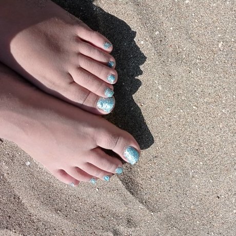 Piedini Asiatici onlyfans post