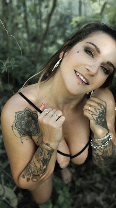 Queensiriana nude on onlyfans