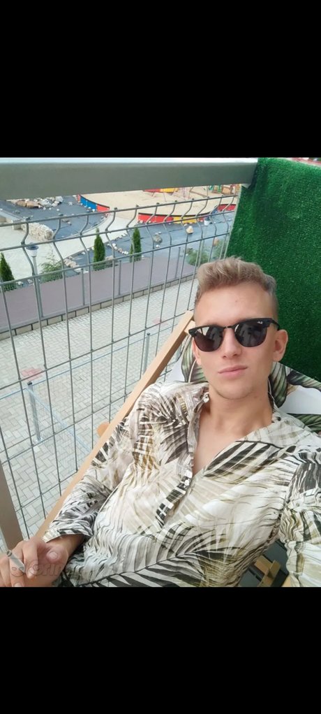 BadBigAlexx nudes onlyfans